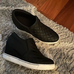 Maurice's size 10 wedge Booties